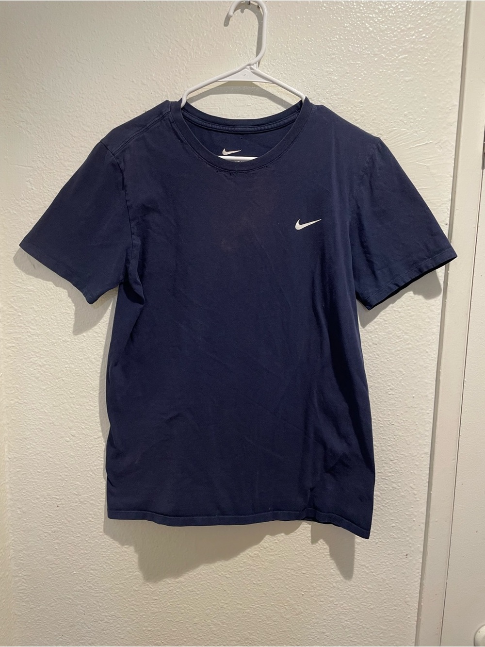 Nike Men's Navy Blue Small Swoosh Logo Crew Neck Short Sleeve T-Shirt S